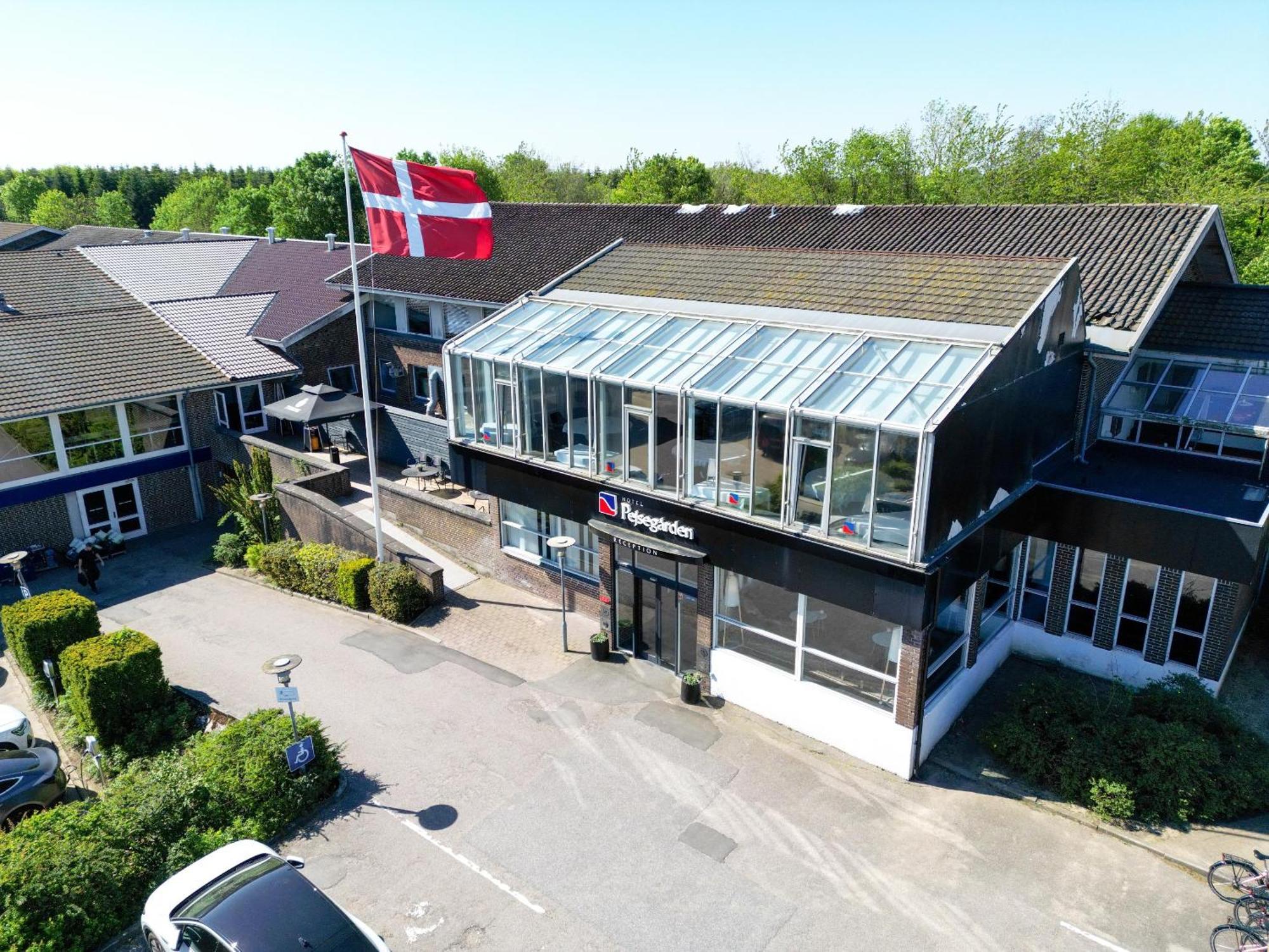 Hotel Pejsegaarden Brædstrup Exterior foto